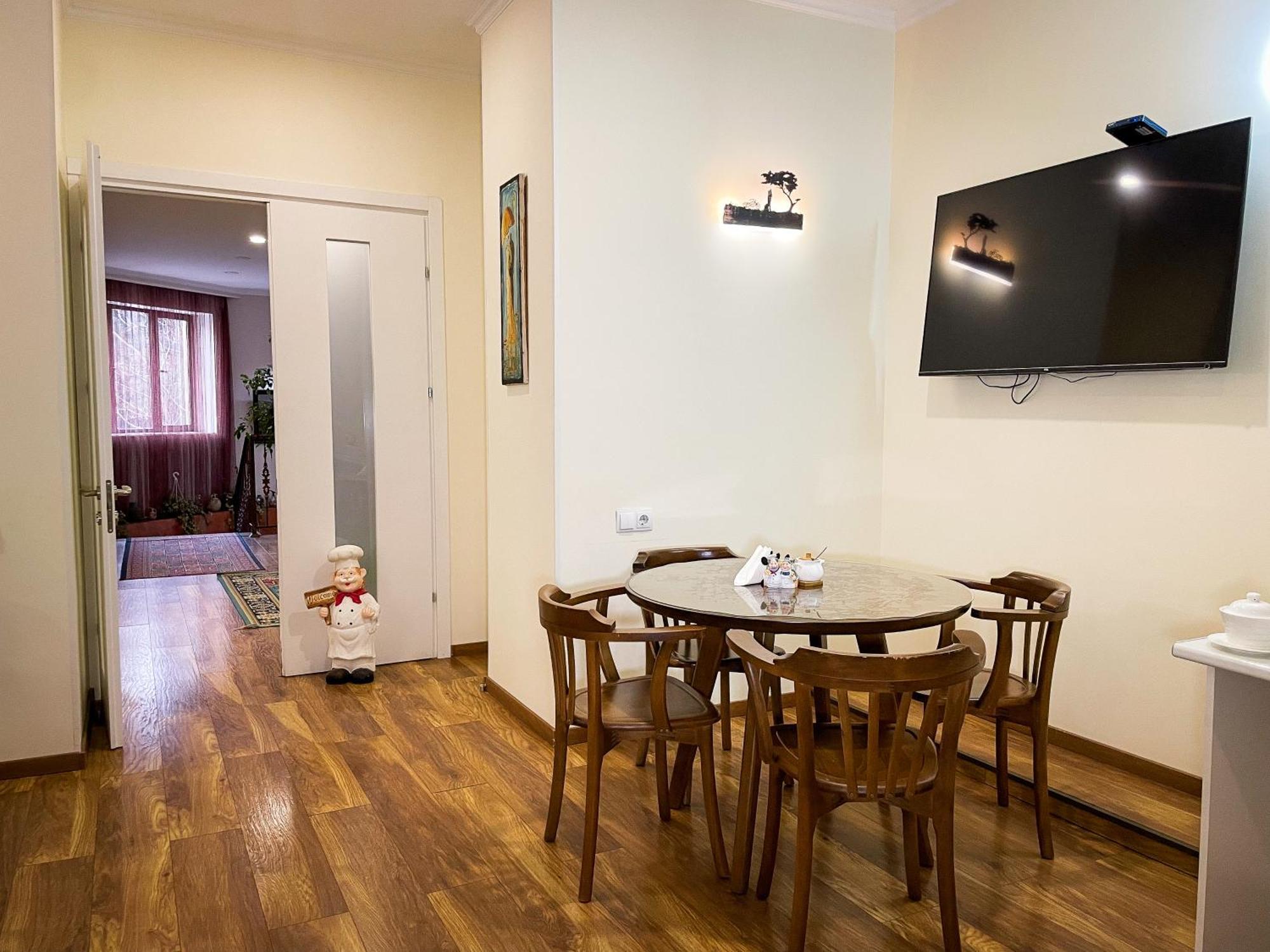 Irmisa Hotel Tbilisi Esterno foto