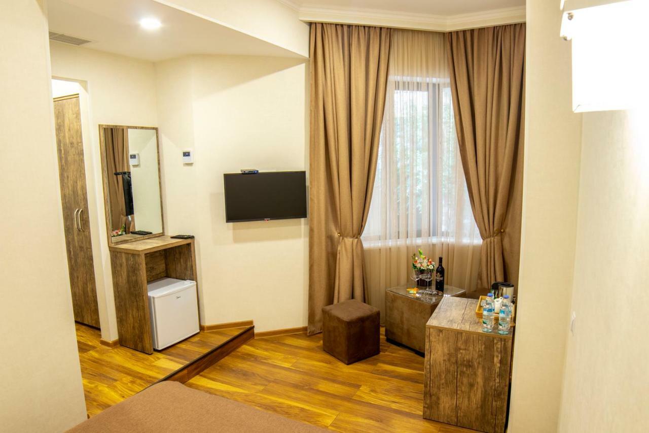 Irmisa Hotel Tbilisi Esterno foto